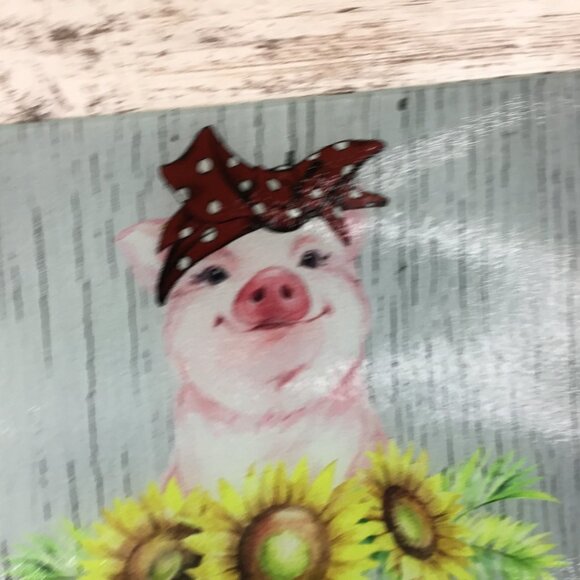 OOPS - Sunflowers Bandana Pig Glass Cutting Board - Picture 3 of 9